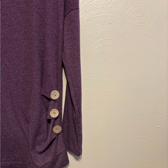 Chic Women's Purple Sweatshirt with Button Details - Picture 7 of 8